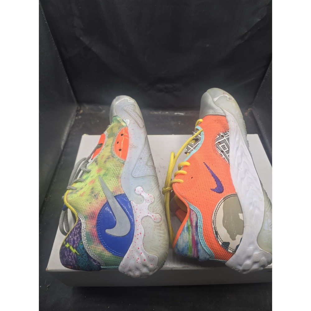 Nike‎ - Picture 6 of 7